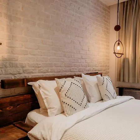 The Owl's Nest 1 * فيلينغراد